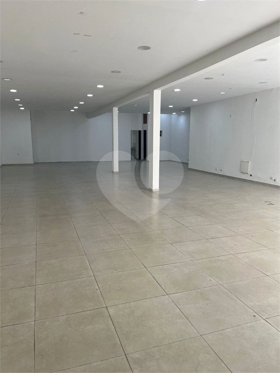 Salão para alugar em Vila Romanópolis, Ferraz de Vasconcelos, SP