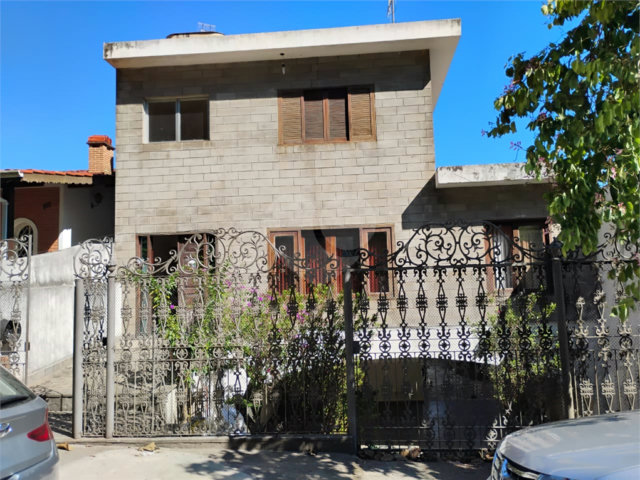 Casa à venda com 3 quartos, sendo 1 suíte,  no Centro, Mairiporã, SP