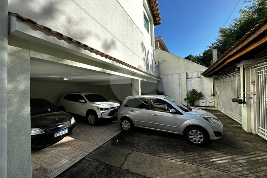 Casa à venda com 3 quartos, sendo 1 suíte, no condomínio Residencial Jardim das Palmas, São Paulo - SP