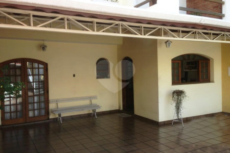 Sobrado à venda com 3 quartos, sendo 1 suíte, em Vila Gustavo, São Paulo, SP