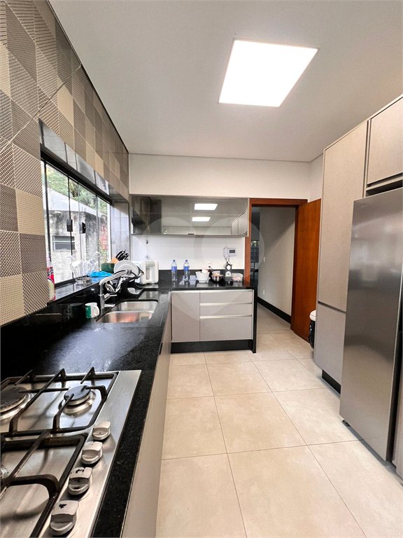 Sobrado à venda com 5 quartos, sendo 2 suítes, em Vila Inah, São Paulo, SP