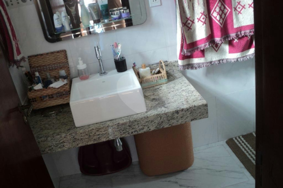 Casa Térrea à venda com 3 suítes em Vila Paulicéia, São Paulo, SP