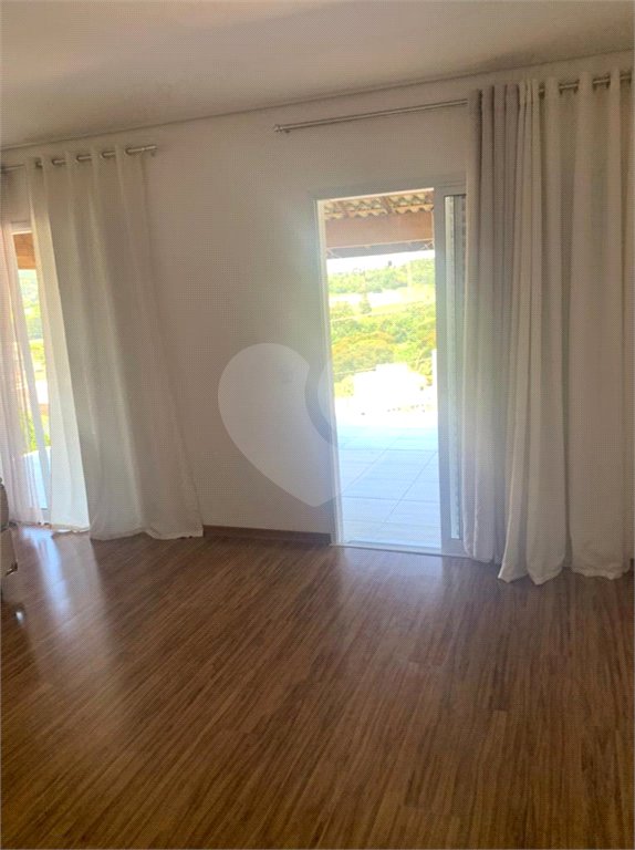 Casa à venda ou para alugar com 3 suítes no condomínio Serra da Estrela, Atibaia - SP