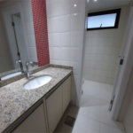 Apartamento Residencial à venda, Pitangueiras, Guarujá - AP0136.