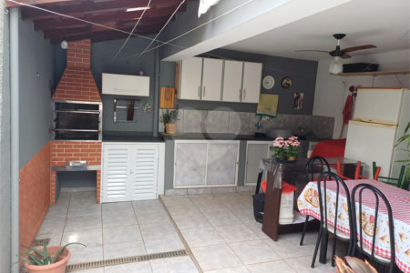 Casa à venda com 3 quartos, sendo 1 suíte, em Loteamento Rei de Ouro, Itatiba, SP