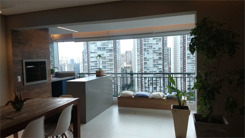 Apartamento à venda com 3 suítes em Jardim Caboré, São Paulo, SP