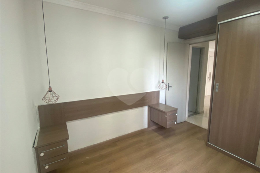 Apartamento à venda com 2 quartos, sendo 1 suíte, em Parque Maria Domitila, São Paulo, SP