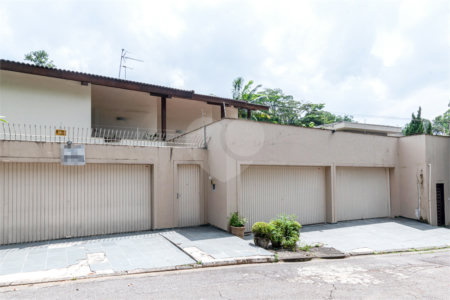 Casa de Vila à venda ou para alugar com 5 suítes em Jardim dos Estados, São Paulo, SP