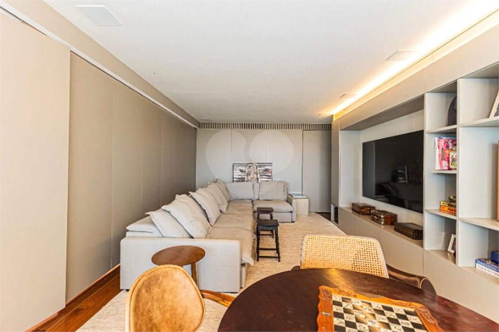 Apartamento à venda com 3 suítes em Vila Suzana, São Paulo, SP