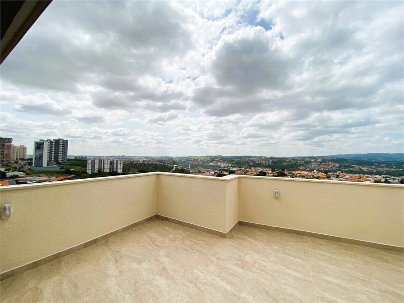 Apartamento à venda com 3 quartos, sendo 2 suítes,  em Parque Bela Vista, Votorantim, SP
