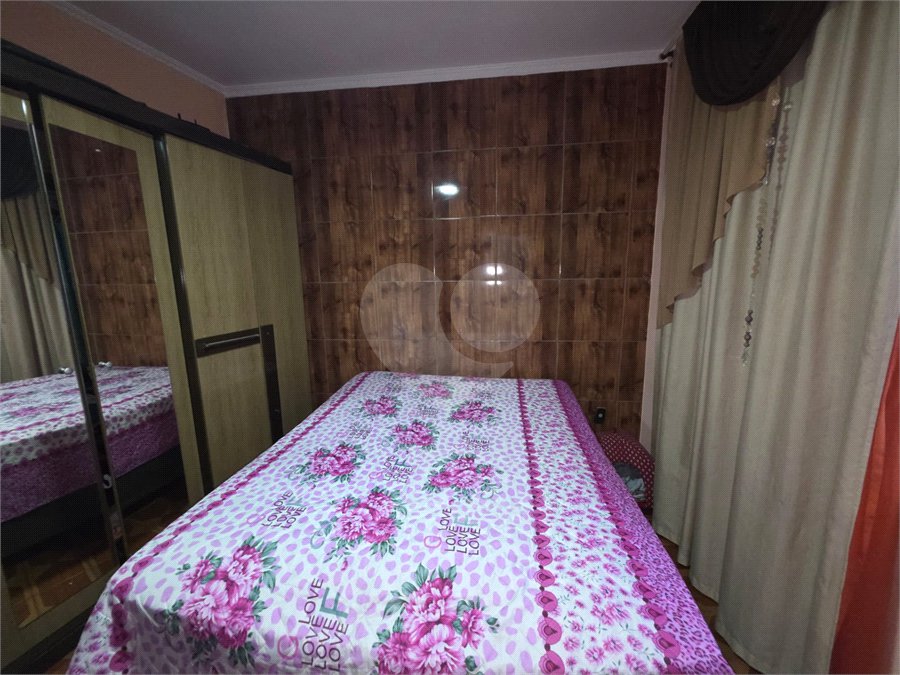 Sobrado à venda com 4 quartos, sendo 2 suítes, em Vila Nova Cachoeirinha, São Paulo, SP