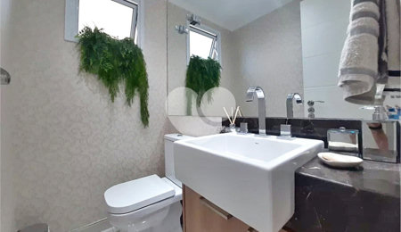 Casa à venda com 5 quartos, sendo 2 suítes,  no condomínio Florada da Serra, São Paulo - SP