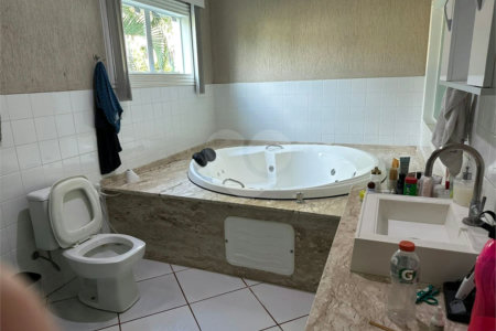 Casa à venda com 3 quartos, sendo 1 suíte,  no condomínio Vale do Lago, Sorocaba - SP