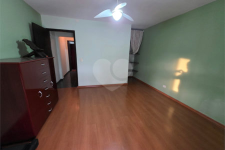 Sobrado à venda com 3 quartos em Rio Pequeno, São Paulo, SP