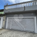 Sobrado à venda com 3 quartos, sendo 1 suíte, em Jardim Utinga, Santo André, SP