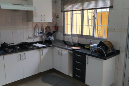 Casa à venda com 4 quartos, sendo 1 suíte,  em Vila Mogilar, Mogi das Cruzes, SP