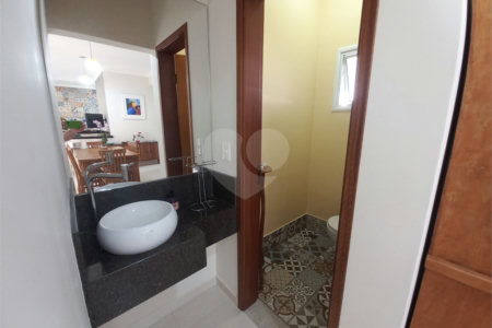 Casa à venda com 3 quartos, sendo 1 suíte, no condomínio São Domingos, Valinhos - SP