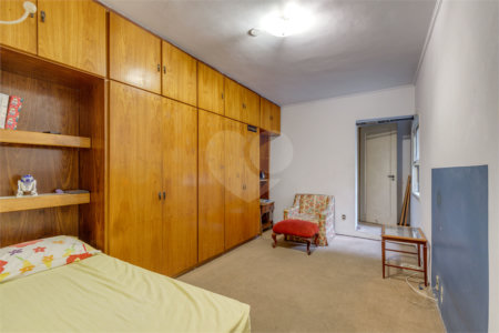 Casa à venda com 4 quartos, sendo 3 suítes,  em Alto da Boa Vista, São Paulo, SP