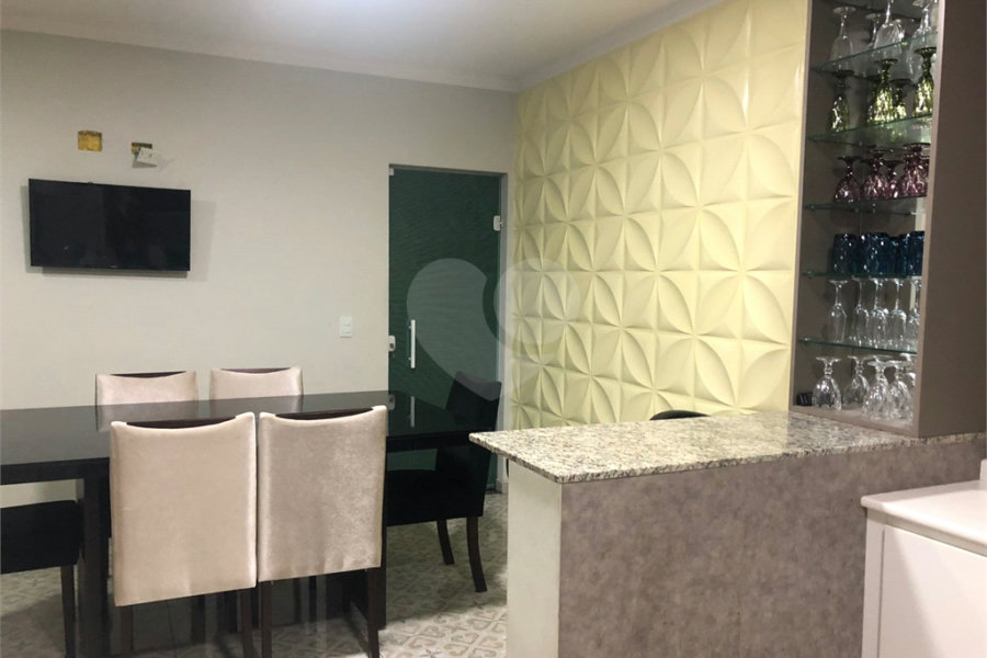 Sobrado à venda com 3 quartos, sendo 1 suíte, em Vila Tibiriçá, Santo André, SP