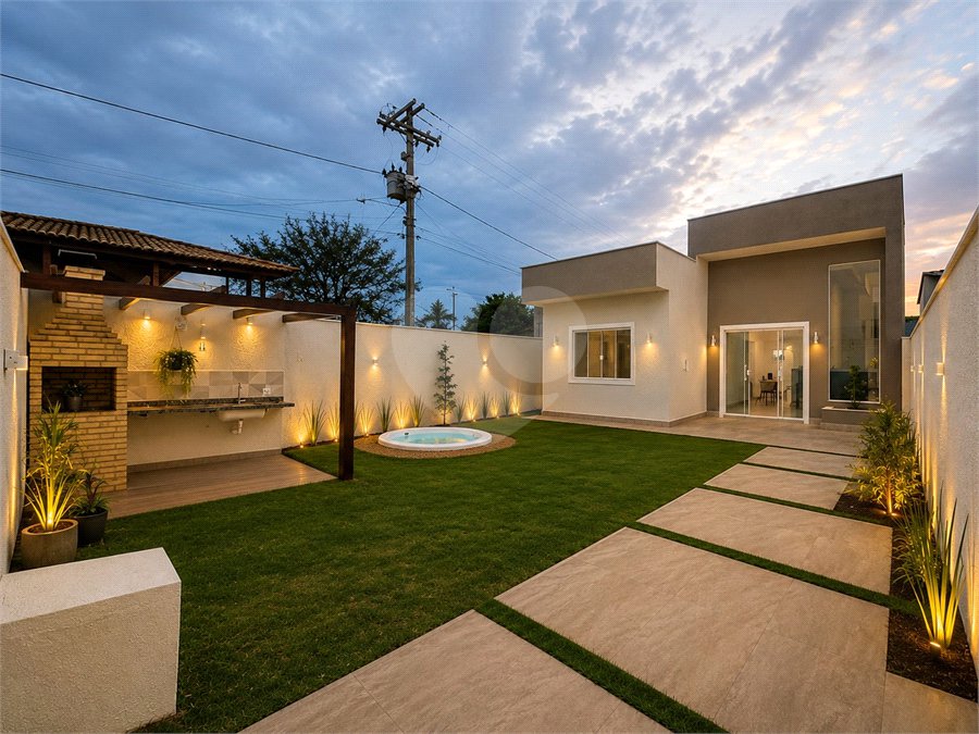 Casa à venda com 2 quartos, sendo 1 suíte, em Guriri, Cabo Frio, RJ