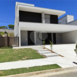Casa à venda com 3 suítes no condomínio Recanto das Palmas, Vinhedo - SP