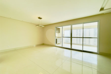 Apartamento à venda com 3 quartos, sendo 4 suítes,  no Centro, São Bernardo do Campo, SP