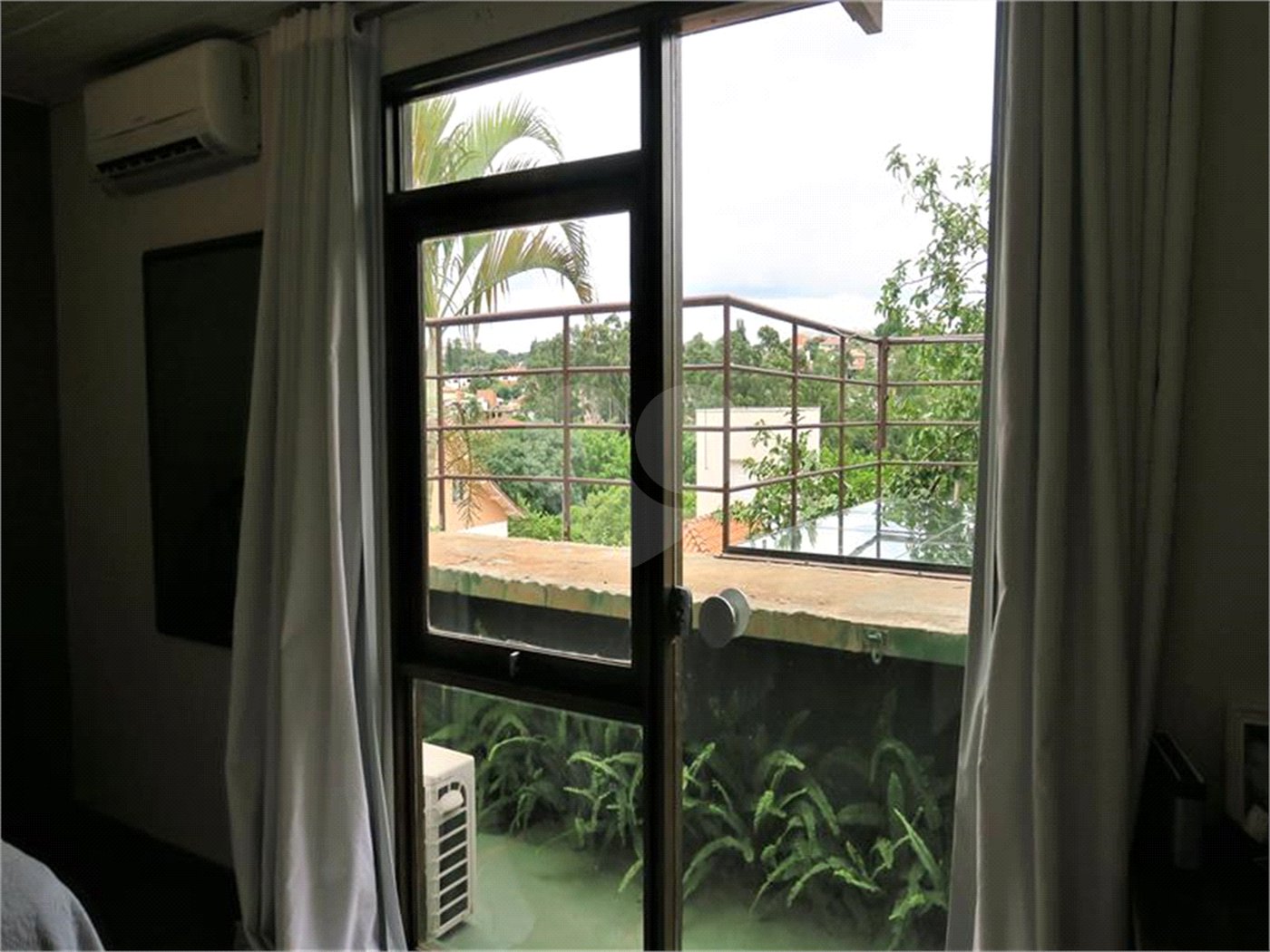 Casa à venda com 4 quartos, sendo 2 suítes, em Jardim Leonor, São Paulo, SP