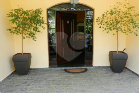 Casa de Vila à venda com 5 quartos, sendo 2 suítes, em Jardim Marajoara, São Paulo, SP