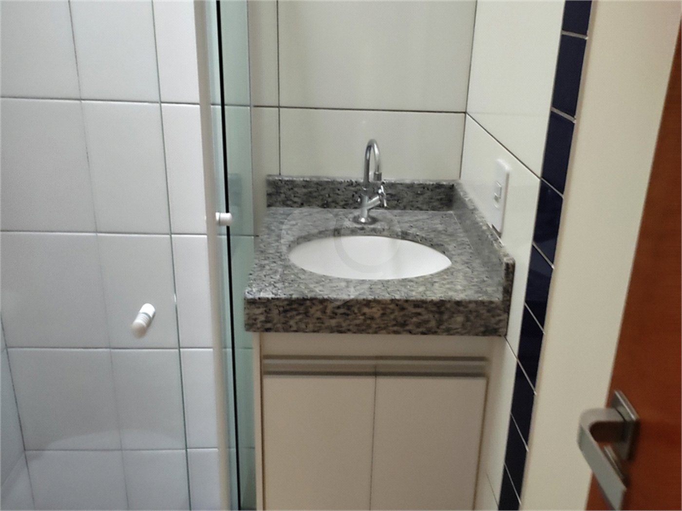 Sobrado à venda ou para alugar com 2 suítes em Jardim Nely, Indaiatuba, SP