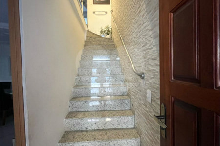 Casa à venda com 3 quartos, sendo 1 suíte, no condomínio Residencial Villagio Vitória, Guarulhos - SP