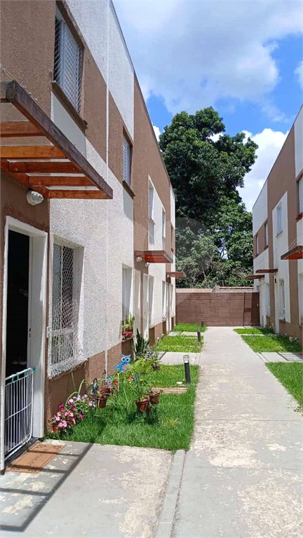 Casa à venda com 2 quartos no condomínio Villa Caucaia, Cotia - SP