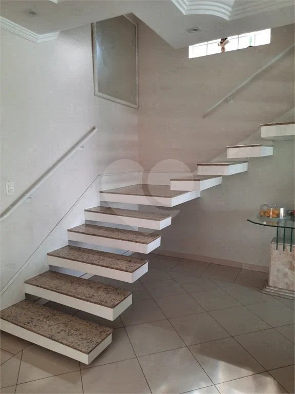 Casa à venda com 5 quartos, sendo 2 suítes, em Vila Nova Cachoeirinha, São Paulo, SP
