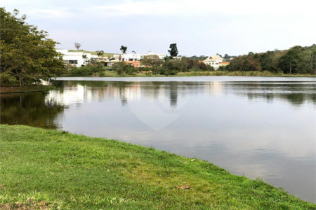 Casa à venda com 3 suítes no condomínio Village Ipanema I, Araçoiaba da Serra - SP