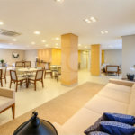 Apartamento de 127 m² em andar alto, com vista livre, 3 suítes planejadas, sacada gourmet envidraçada, 2 vagas e lazer completo, próximo ao Shopping Golden Square e à Avenida Kennedy.