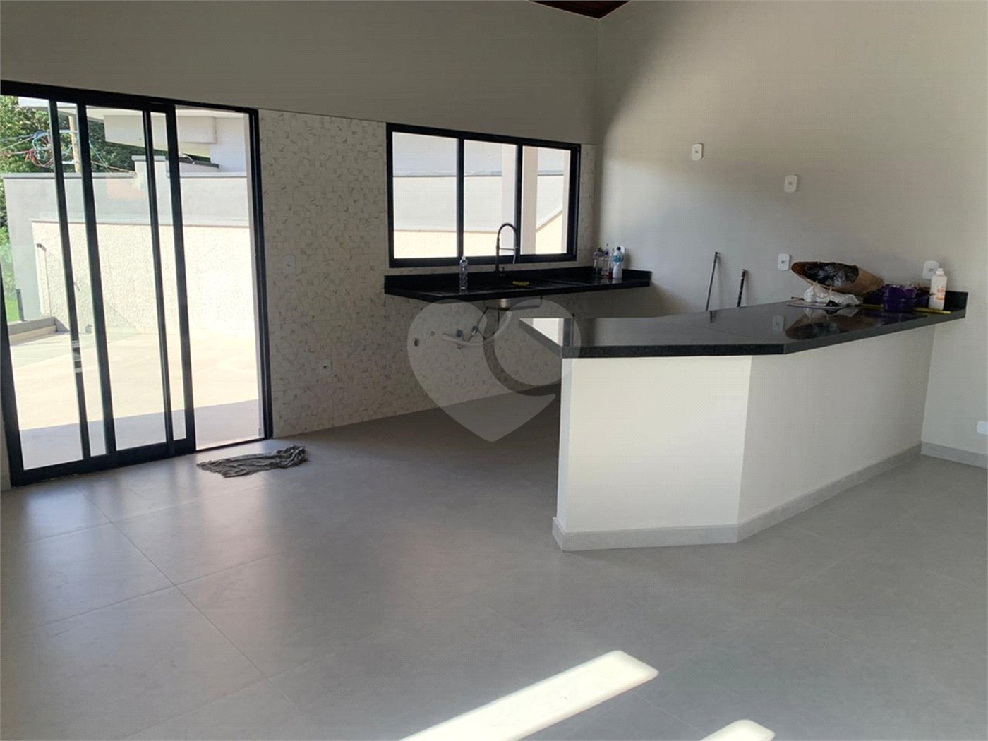 Casa à venda com 3 suítes em Aruã, Mogi das Cruzes, SP