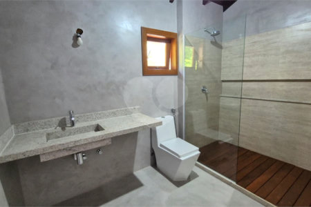Casa à venda com 8 quartos, sendo 7 suítes, em Ferradura, Armação dos Búzios, RJ