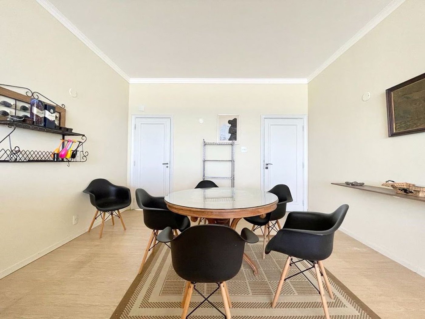 Apartamento Frente Mar com 4 Quartos para Venda ou Locação em Pitangueiras – Guarujá/SP