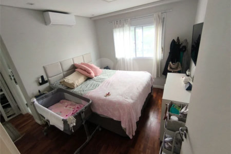 Apartamento à venda com 3 quartos, sendo 1 suíte,  em Jardim Vazani, São Paulo, SP