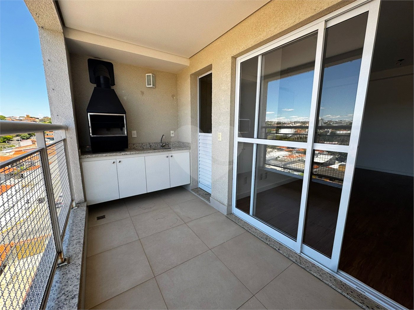 Apartamento à venda ou para alugar com 3 quartos, sendo 1 suíte,  em Vila Trujillo, Sorocaba, SP
