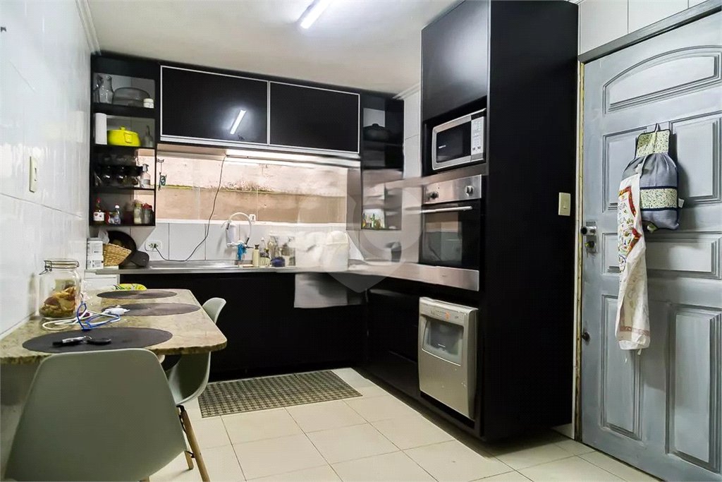 Casa à venda com 6 quartos, sendo 5 suítes,  em Vila do Encontro, São Paulo, SP