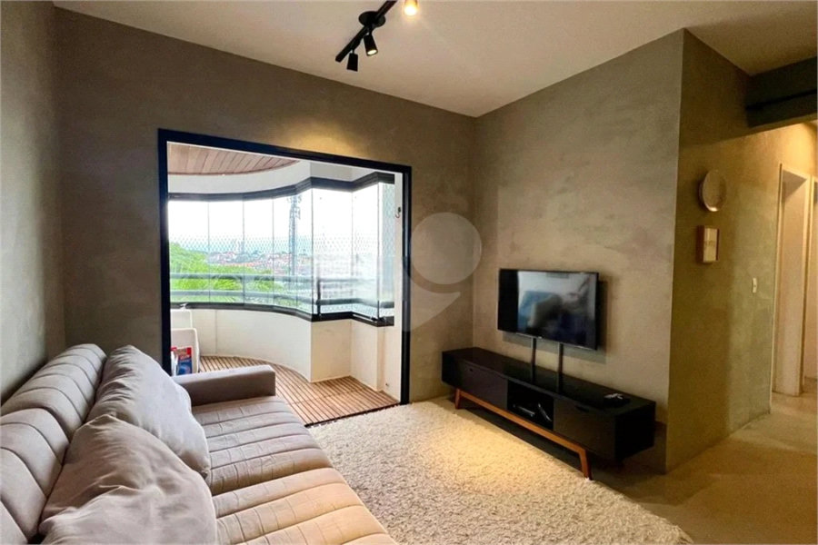 Apartamento à venda com 3 quartos, sendo 1 suíte,  em Vila Madalena, São Paulo, SP