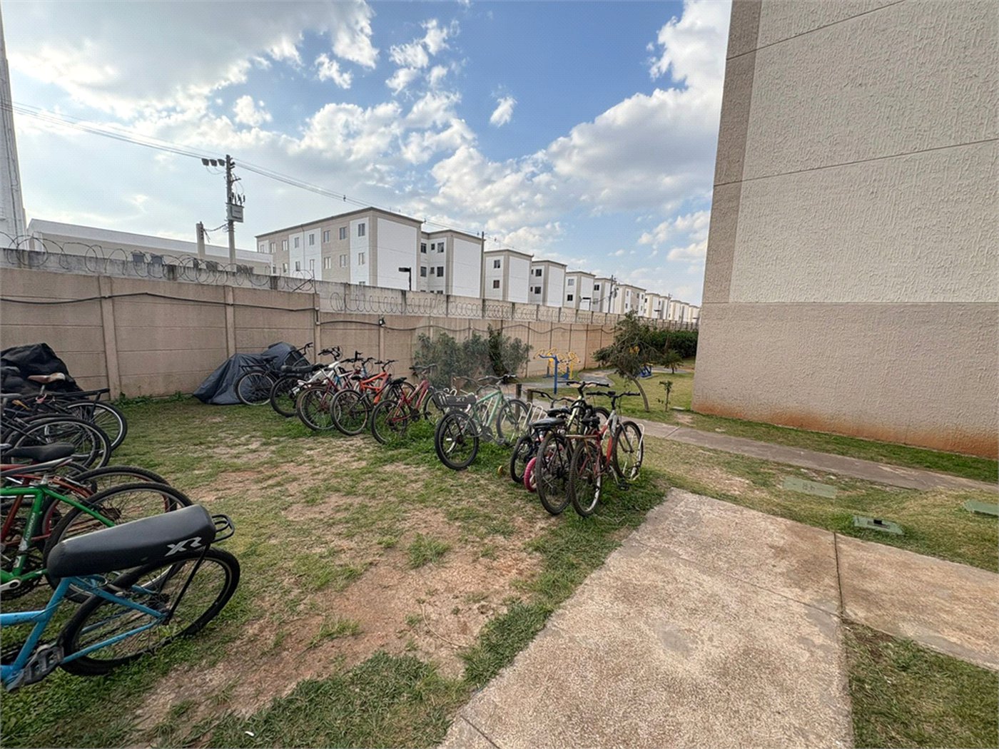 Apartamento à venda com 2 quartos em Parque Santa Rosa, Suzano, SP
