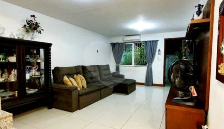 Casa à venda com 3 quartos, sendo 2 suítes, em Tijuca, Rio de Janeiro, RJ