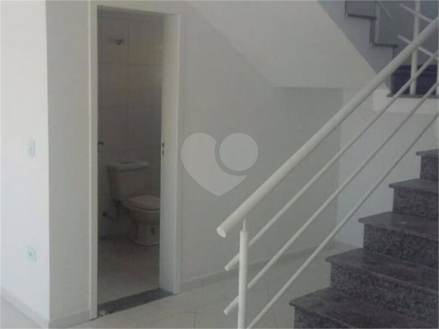 Casa à venda com 4 quartos, sendo 2 suítes,  no condomínio Jardim Imperador, Igaratá - SP
