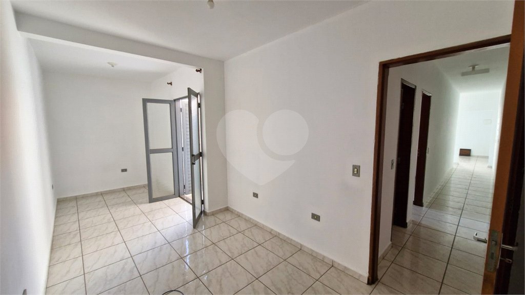 Sobrado à venda com 4 quartos, sendo 1 suíte, em Jardim Hubert, Indaiatuba, SP