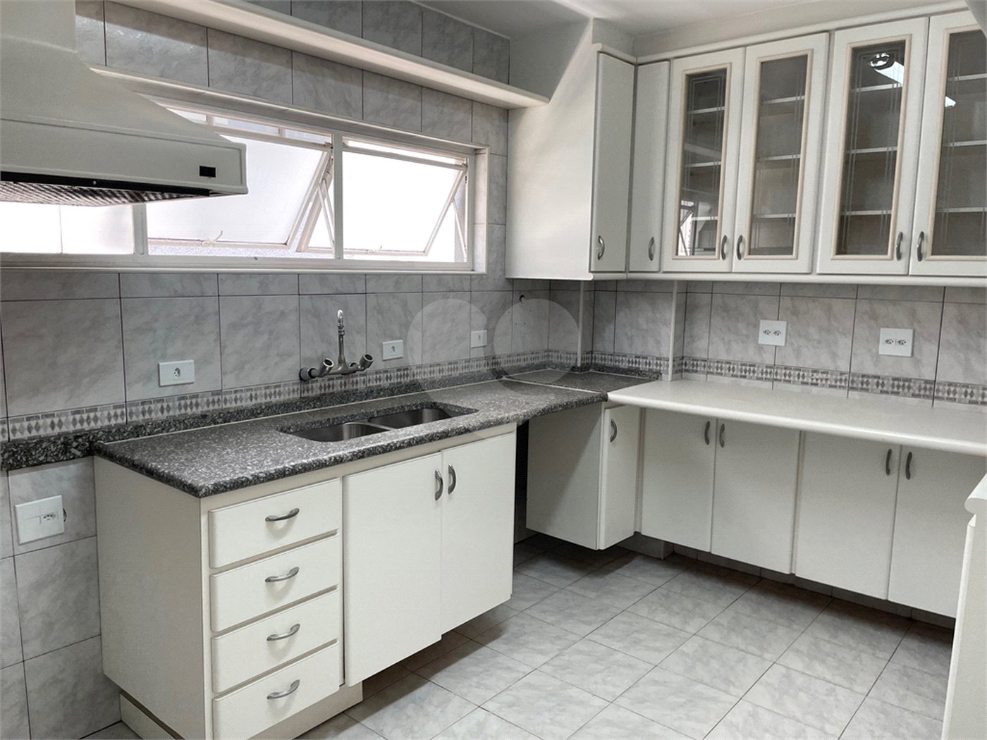 Apartamento à venda ou para alugar com 3 quartos, sendo 1 suíte, em Jardim Paulista, São Paulo, SP