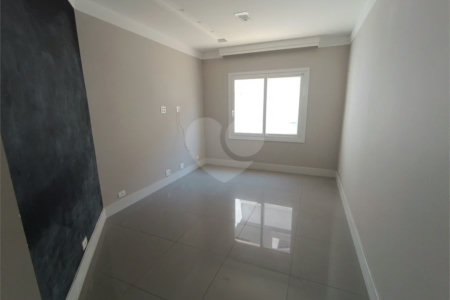 Casa à venda com 4 quartos, sendo 2 suítes, no condomínio Terras de Santa Adélia, Vargem Grande Paulista - SP