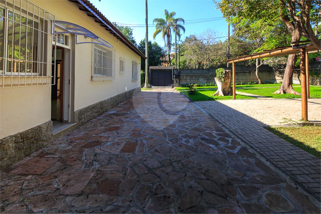 Casa Térrea à venda com 3 quartos, sendo 1 suíte, em Alto da Boa Vista, São Paulo, SP