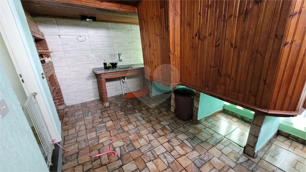 Casa à venda com 4 quartos, sendo 1 suíte, em Parque Maria Domitila, São Paulo, SP