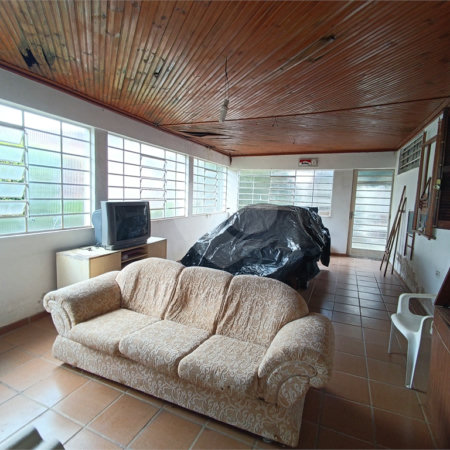 Casa à venda com 3 quartos em Vila Santa Rosália, São Roque, SP